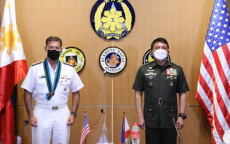 ICE探员涉嫌违法：律师遭遇暴力冲突事件深度解析